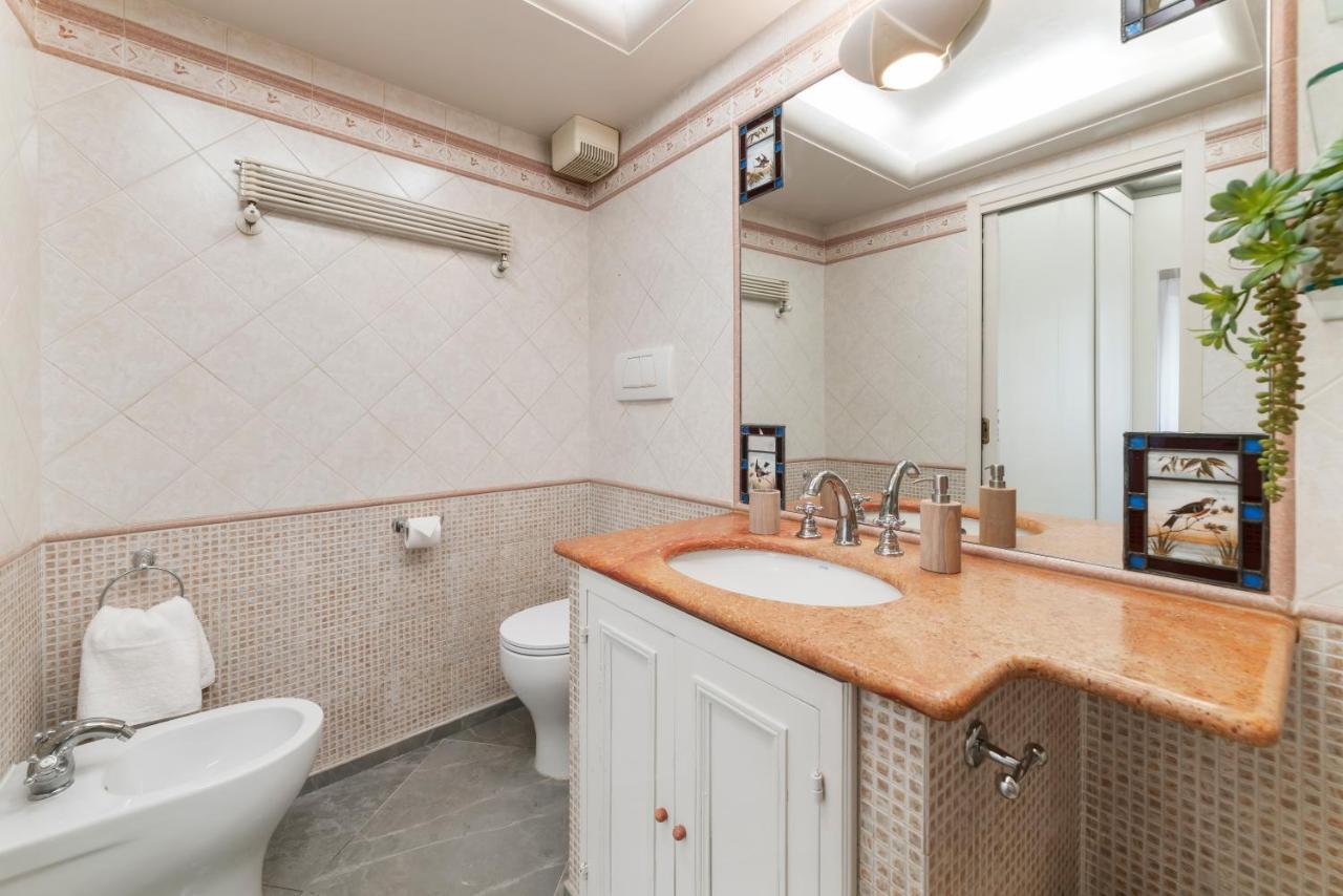 Bmga L Viapaola43 Palace โรม ภายนอก รูปภาพ